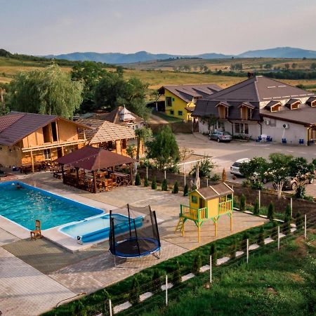 Complex Stefanesti Hotel Bozovici Bagian luar foto