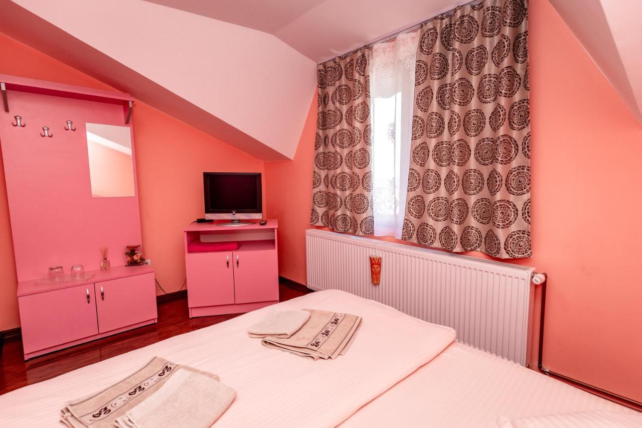 Complex Stefanesti Hotel Bozovici Bagian luar foto